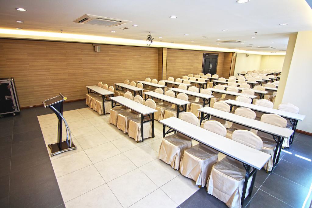 Putatan Platinum Hotel Kota Kinabalu Buitenkant foto