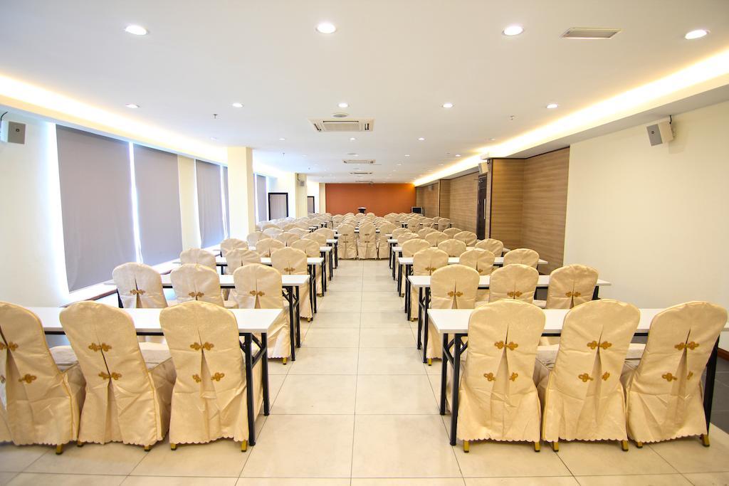 Putatan Platinum Hotel Kota Kinabalu Buitenkant foto