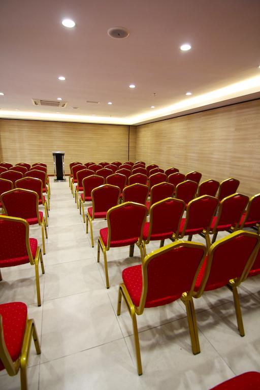 Putatan Platinum Hotel Kota Kinabalu Buitenkant foto