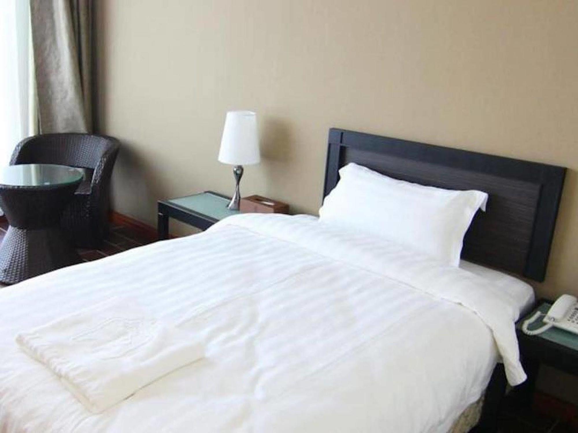 Putatan Platinum Hotel Kota Kinabalu Buitenkant foto